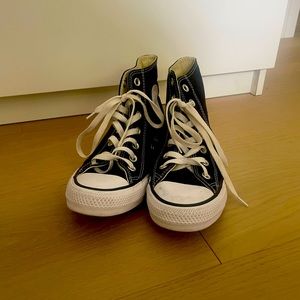 High top black Converse, size 6.5 woman’s